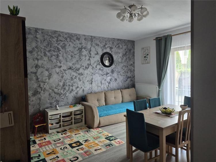 Apartament cu 2 camere semidecomandat, mobilat în Giroc