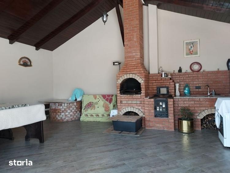 Casă cu 5 camere cu Teren 1800 Mp în Moara