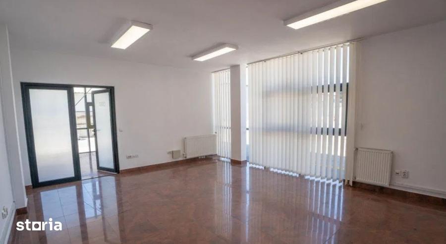 Spațiu comercial, de 592 mp, în Florești