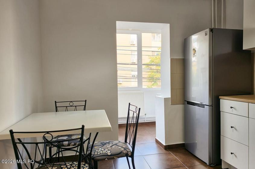 Apartament cu 2 camere decomandat, mobilat în Aradului