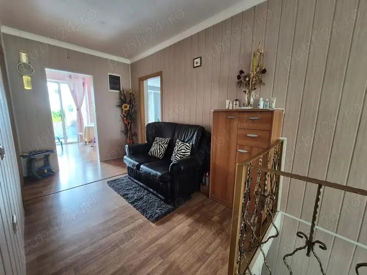 Casă cu 6 camere cu Teren 300 Mp în Eforie