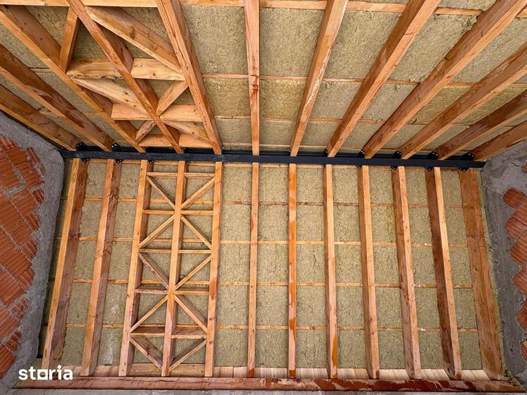 Casă cu 4 camere cu Teren 2700 Mp în Corunca