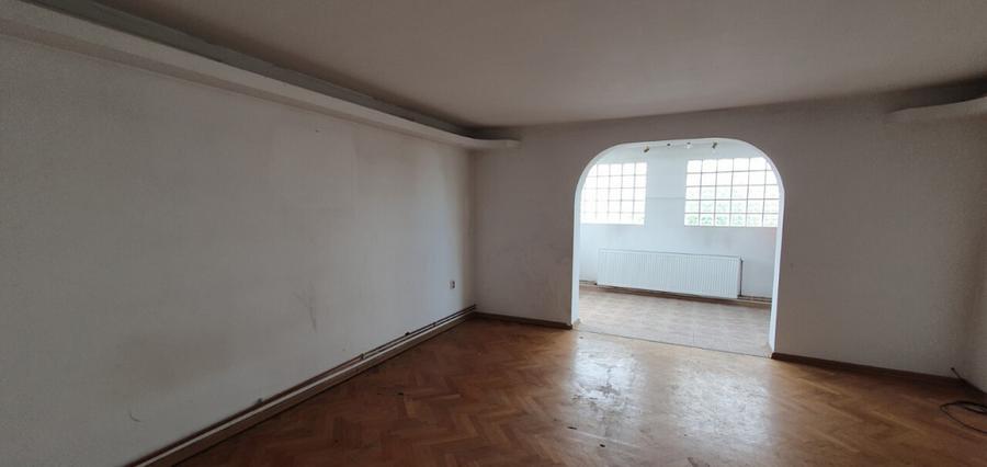 Casă cu 5 camere cu Teren 240 Mp în Nord
