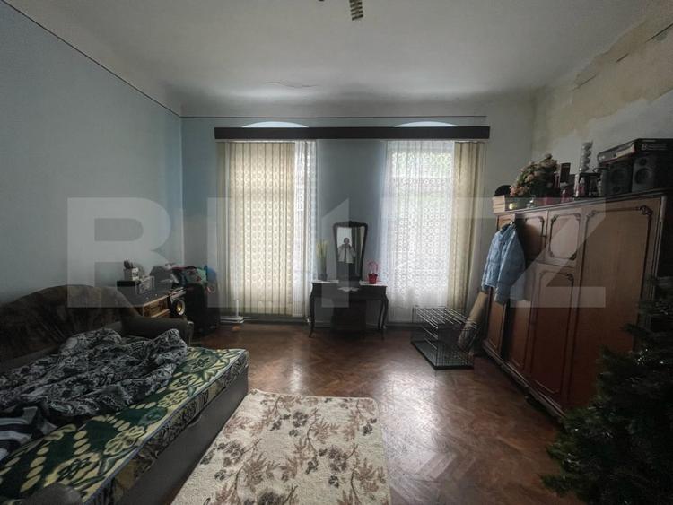 Casă cu 4 camere cu Canalizare în Central