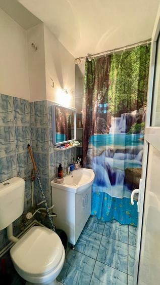 Apartament cu 2 camere semidecomandat, mobilat în Trivale