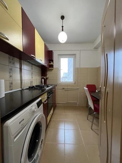 Apartament cu 2 camere decomandat, mobilat în Mircea cel Bătrân