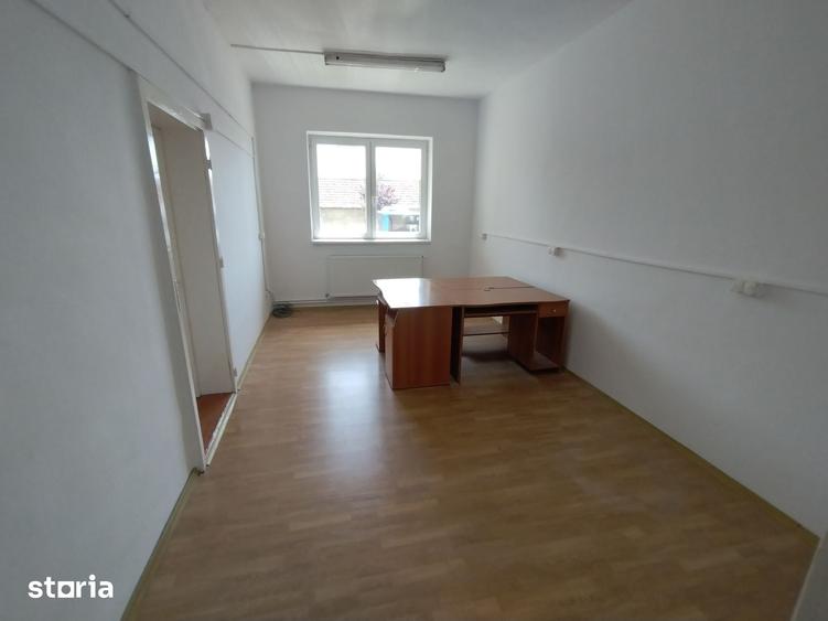Spațiu comercial, de 33 mp, în Turnișor