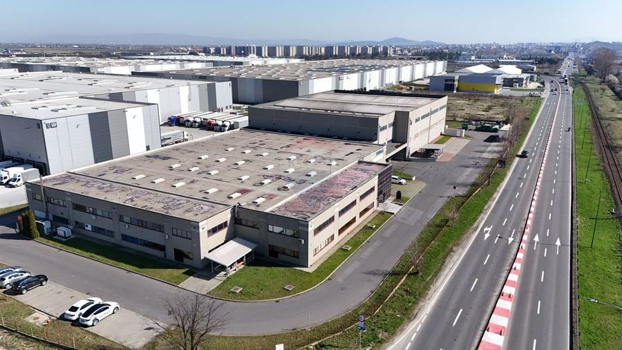 Spațiu industrial, de 2,077 mp, în Vest