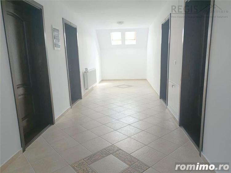 Casă cu 11 camere cu Teren 1300 Mp în Șimon