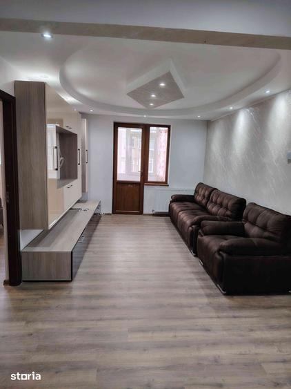 Apartament cu 4 camere decomandat în Central