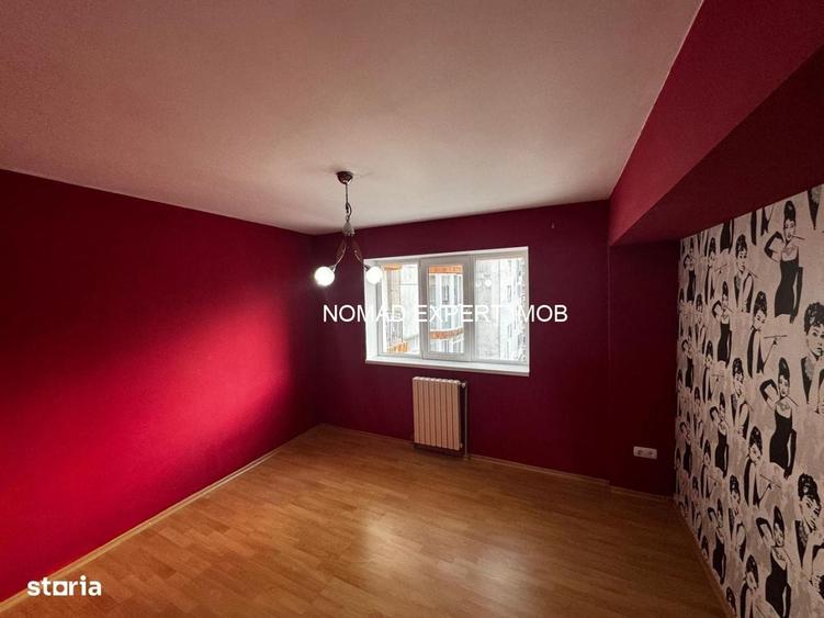Apartament cu 3 camere decomandat în Uiești