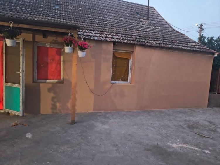 Casă cu 3 camere în Peregu Mic