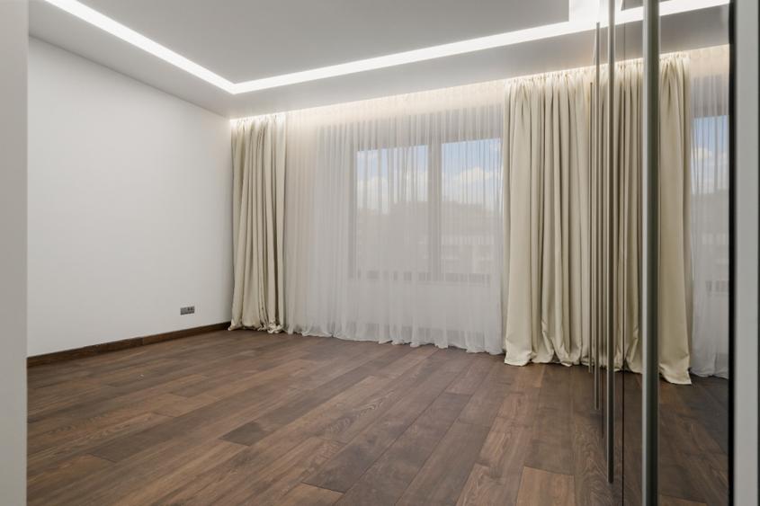 Apartament cu 4 camere decomandat în Arcul de Triumf