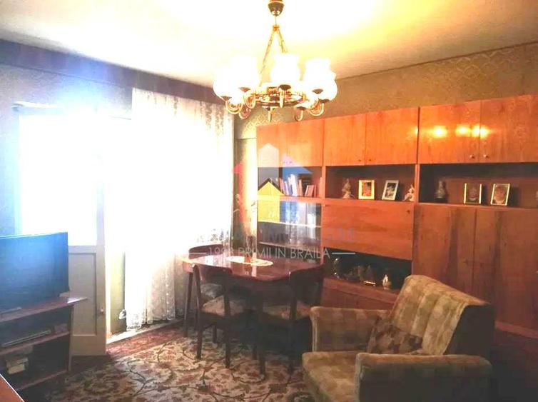Apartament cu 3 camere decomandat în Apollo