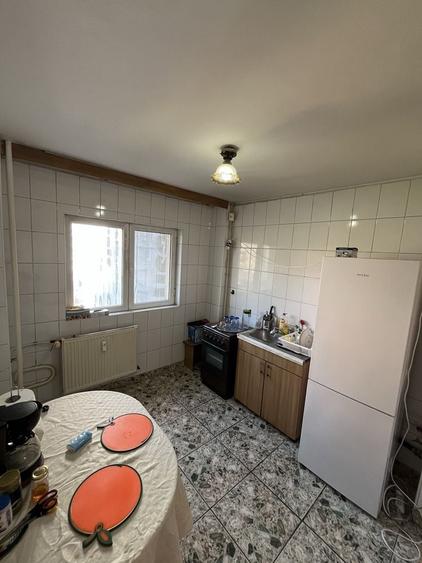Apartament cu 2 camere semidecomandat în Mihai Bravu