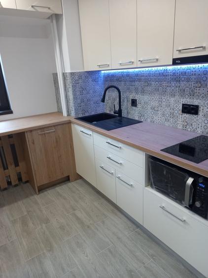 Apartament cu 4 camere decomandat, mobilat în Unirii