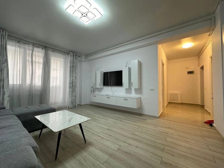 Apartament cu 2 camere decomandat în Roșu