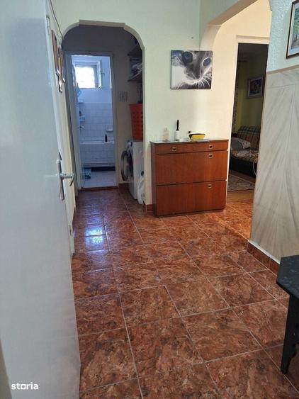 Apartament cu 3 camere decomandat în Sud