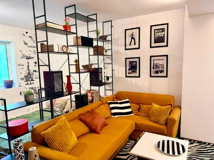 Apartament cu 2 camere semidecomandat, mobilat în Timpuri Noi