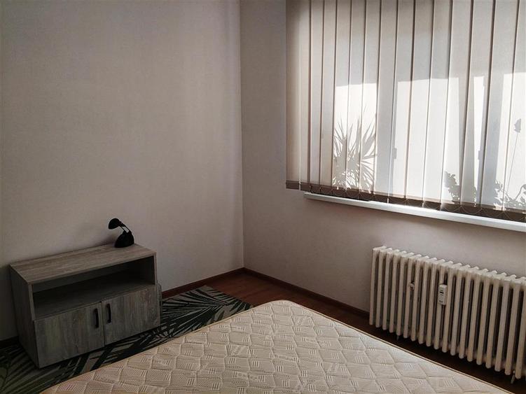 Apartament cu 2 camere decomandat, mobilat în Sud