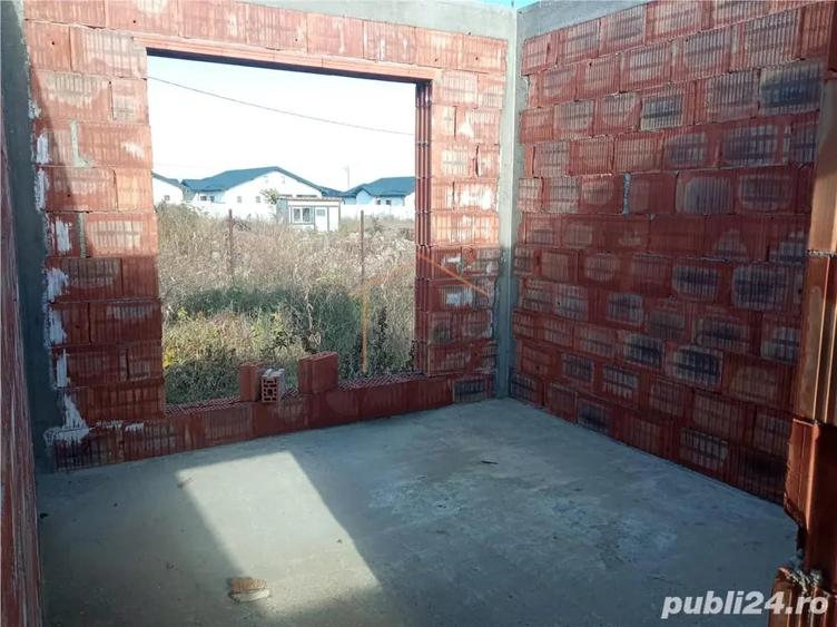 Casă cu 4 camere cu Teren 500 Mp în Câmpineanca