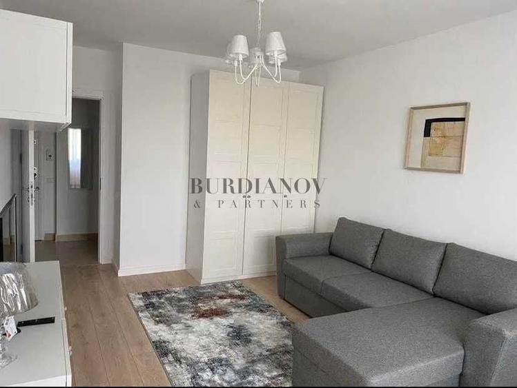 Garsonieră decomandată în Titan