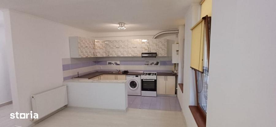 Apartament cu 2 camere decomandat în Est