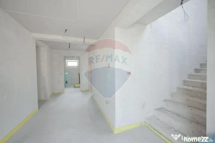 Casă cu 5 camere cu Teren 435 Mp în Săldăbagiu de Munte