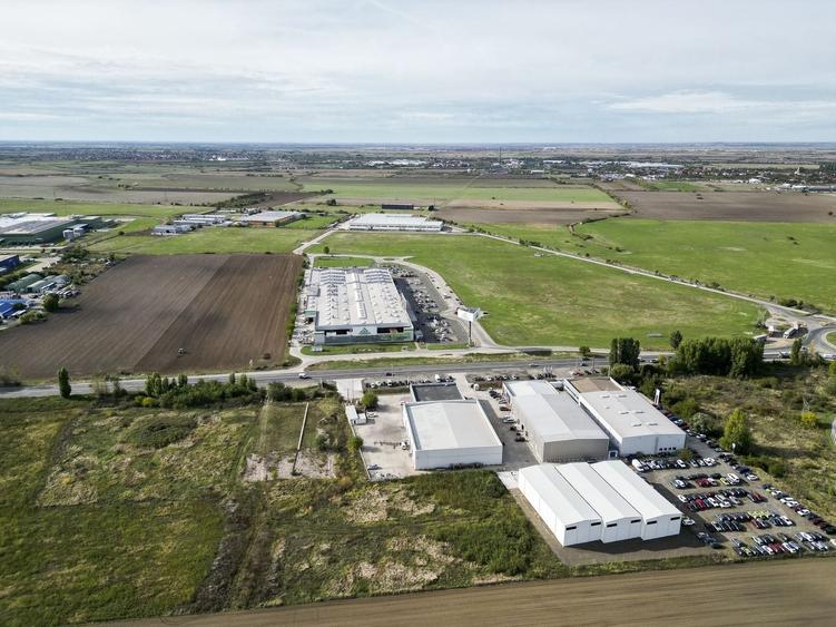 Teren Construcții intravilan de 3045 mp, în Giroc