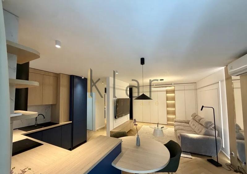 Apartament cu 2 camere semidecomandat, mobilat în Mărăști