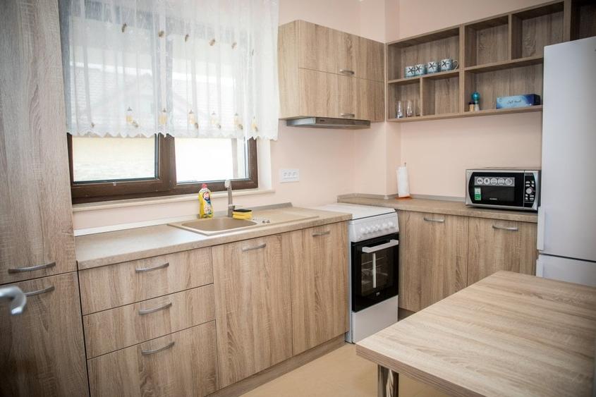Apartament cu 2 camere decomandat, mobilat în Tomis Plus