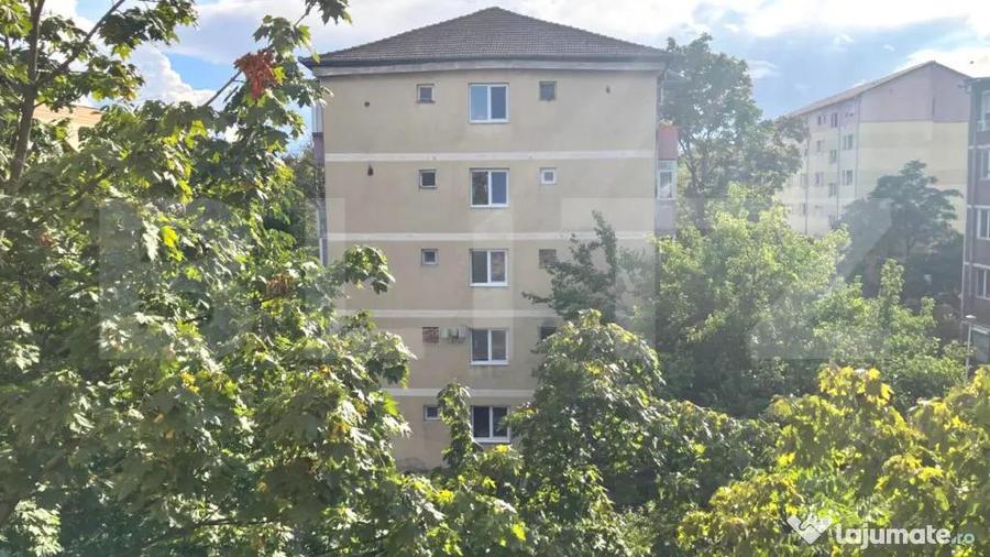 Garsonieră semidecomandată, mobilată în Rogerius