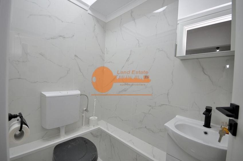 Apartament cu 3 camere semidecomandat în Păcii