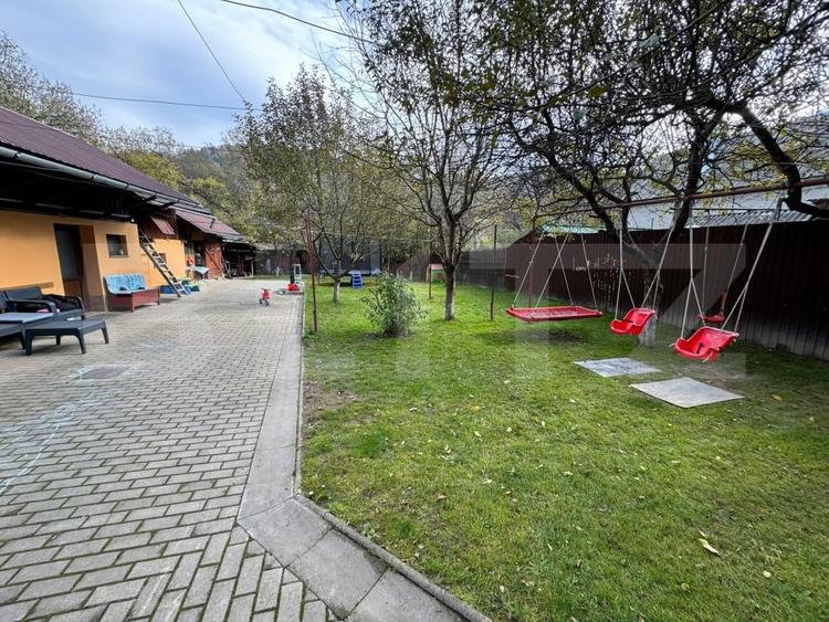 Casă individuală cu 6 camere cu Canalizare în Câmpeni