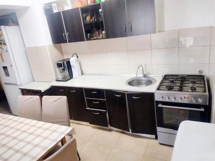 Apartament cu 3 camere decomandat în Nufărul