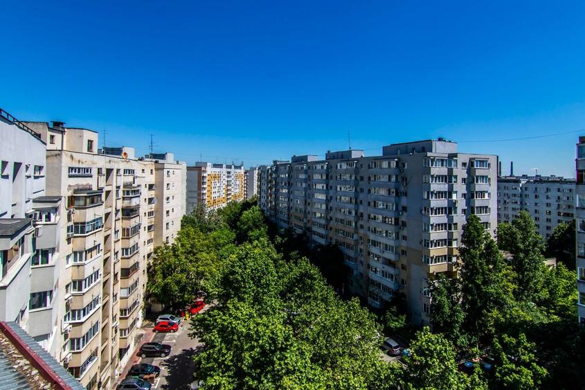 Apartament cu 3 camere decomandat în Dristor