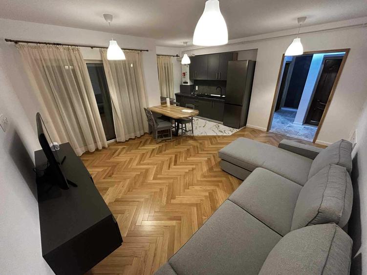 Apartament cu 2 camere decomandat în Central