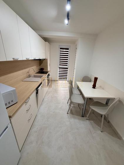 Apartament cu 3 camere decomandat, mobilat în Aradului