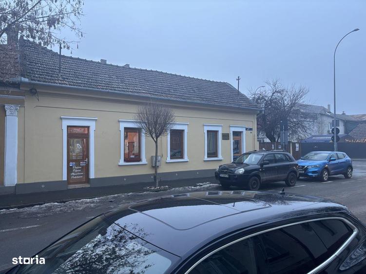 Casă cu 3 camere cu Teren 356 Mp în Central