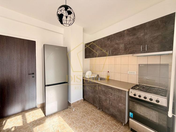 Apartament cu 2 camere decomandat, mobilat în Central