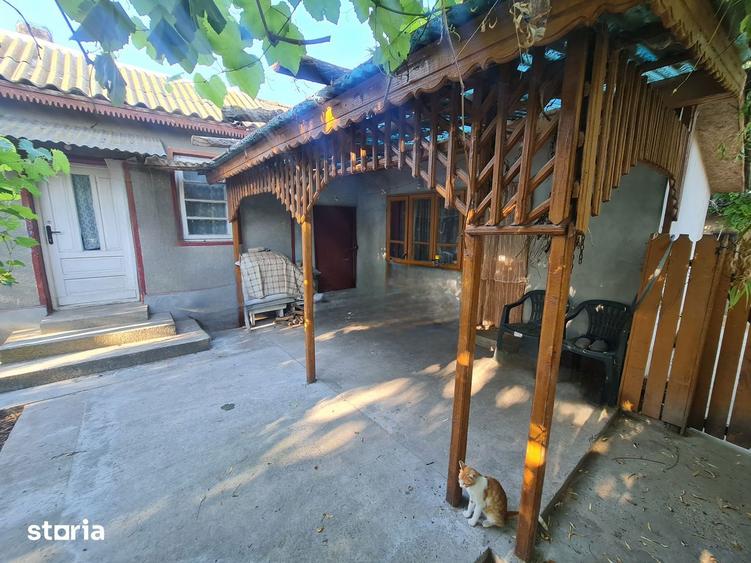 Casă cu 3 camere cu Teren 3200 Mp în Ceamurlia de Jos