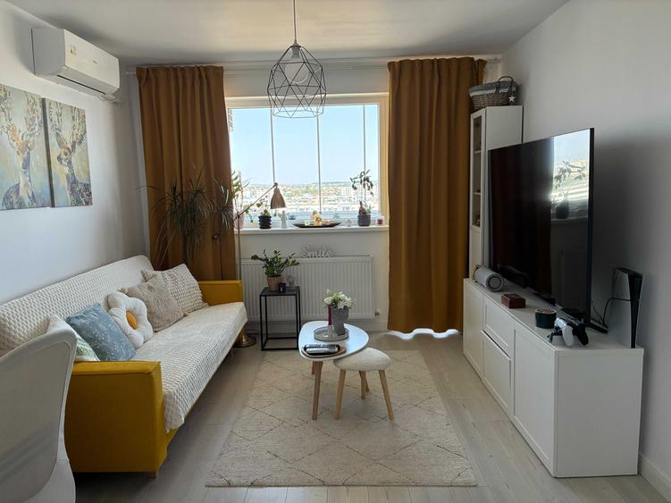 Apartament cu 2 camere decomandat în Titan