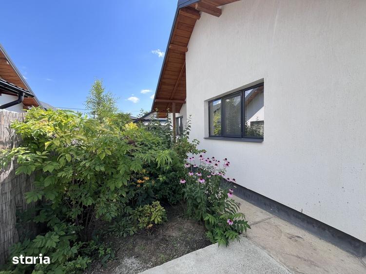 Casă cu 3 camere cu Teren 330 Mp în Bucium