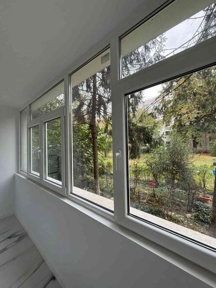 Apartament cu 3 camere semidecomandat în Titan