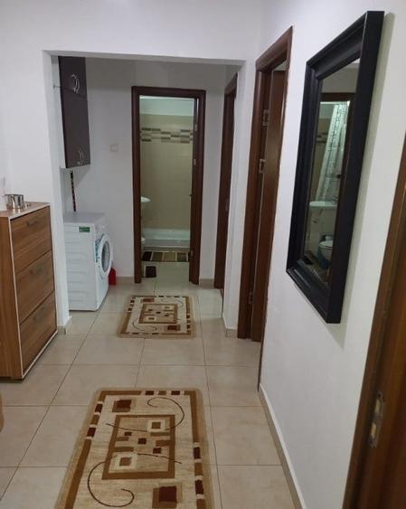 Apartament cu 2 camere decomandat, mobilat în Casa de Cultură