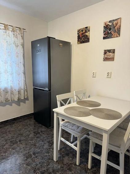 Apartament cu 3 camere decomandat în Nerva Traian