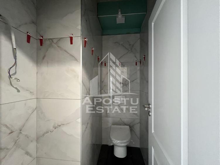 Apartament cu 3 camere semidecomandat în Torontalului