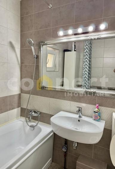 Apartament cu 4 camere decomandat, mobilat în Mărăști