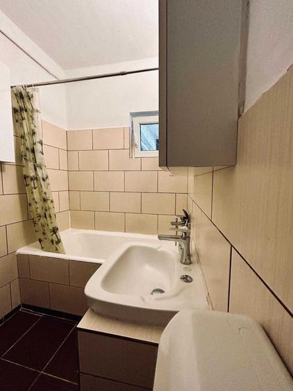 Apartament cu 4 camere decomandat în Aurel Vlaicu