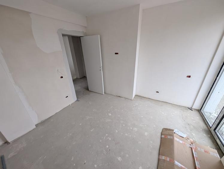 Casă individuală cu 6 camere cu Garaj în Tunari